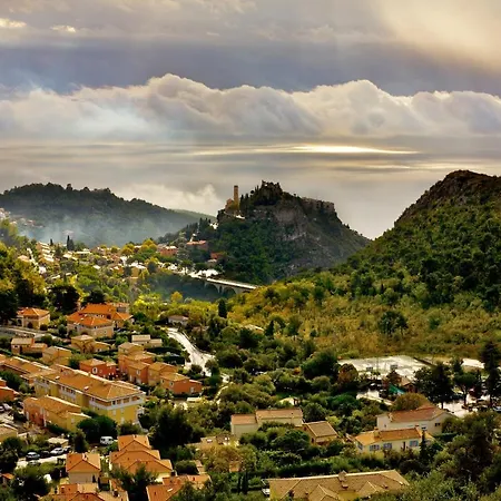 De La Croix Du Pape בית הארחה אזה