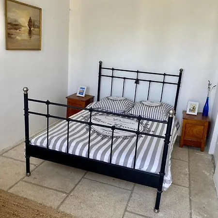 De La Croix Du Pape 3* إز