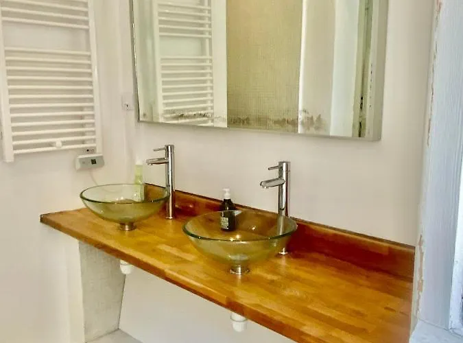 De La Croix Du Pape بيت ضيافة إز