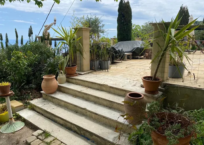 De La Croix Du Pape بيت ضيافة