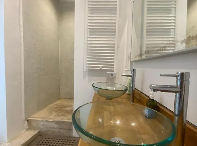 De La Croix Du Pape بيت ضيافة 3*