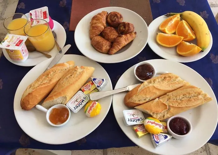 De La Croix Du Pape 3* إز