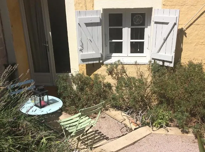 De La Croix Du Pape بيت ضيافة إز