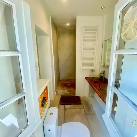 Gasthof De La Croix Du Pape Èze