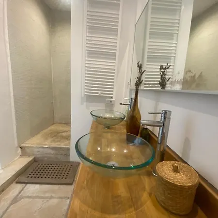 De La Croix Du Pape Guest house *