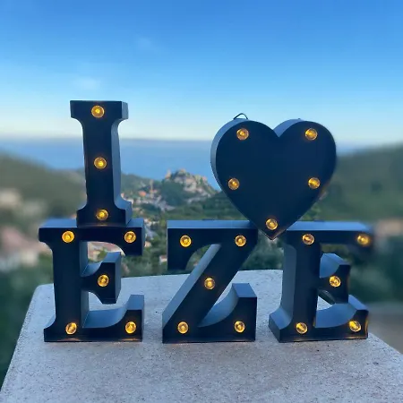 Πανσιόν De La Croix Du Pape 3*