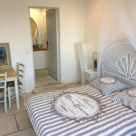 Guest house De La Croix Du Pape *