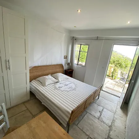 De La Croix Du Pape Guest house *