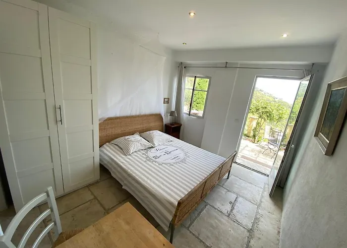 De La Croix Du Pape Guest house 3*